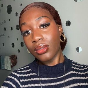 Meet your Posher, Aniya